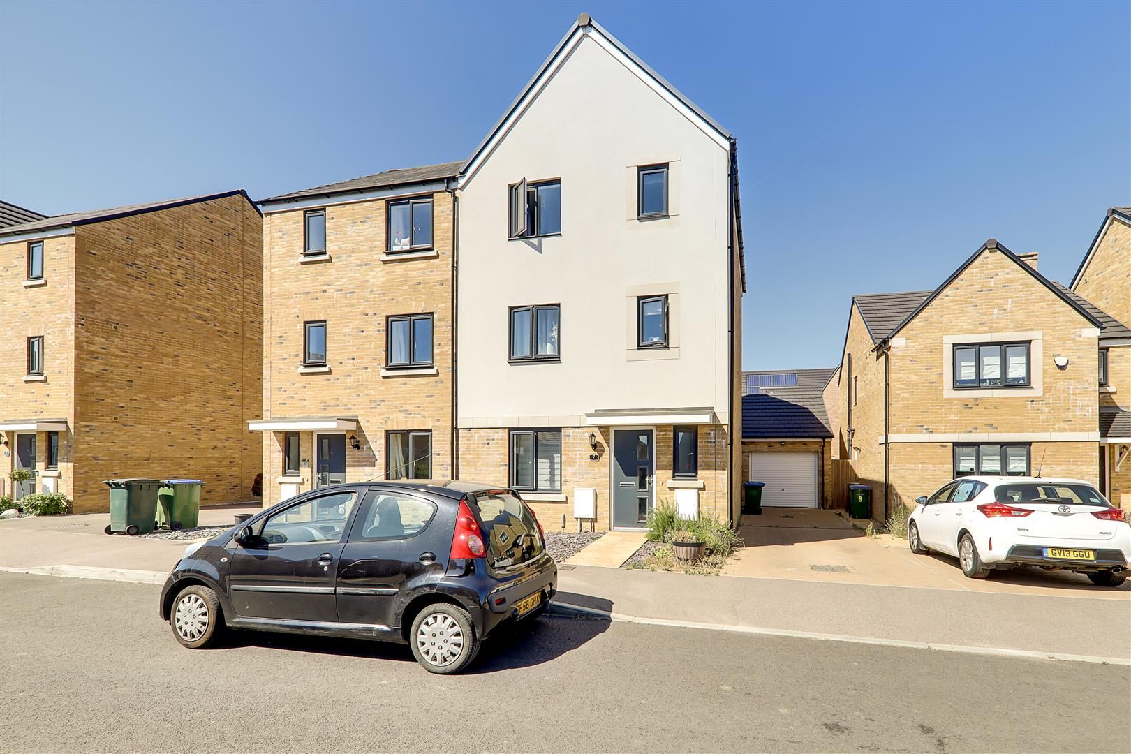 4 bed town house for sale in Kenney Drive, Wick, Littlehampton BN17 Zoopla