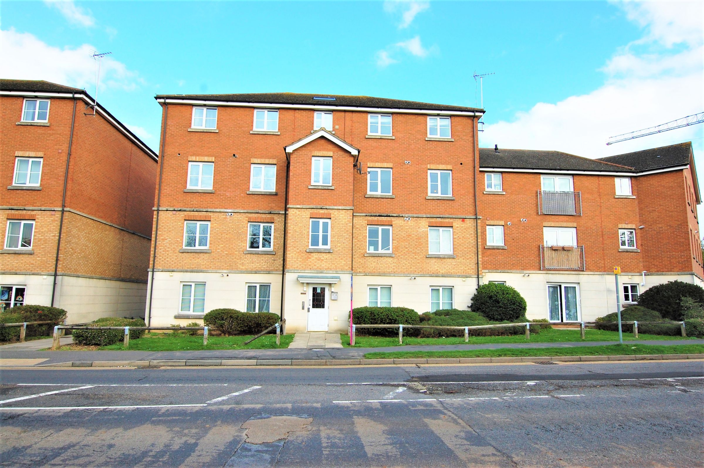 2 bed flat to rent in St. Lukes Court, Hatfield AL10 Zoopla