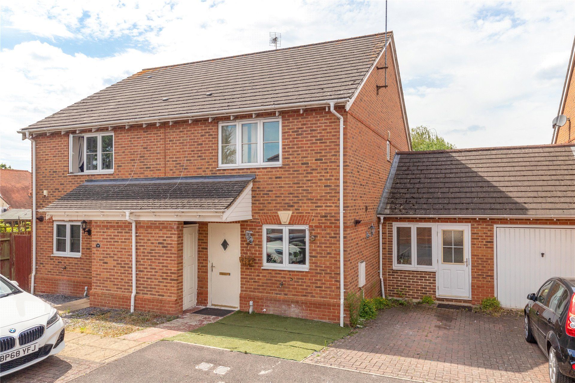 4 bed semidetached house for sale in Little Horse Close, Earley