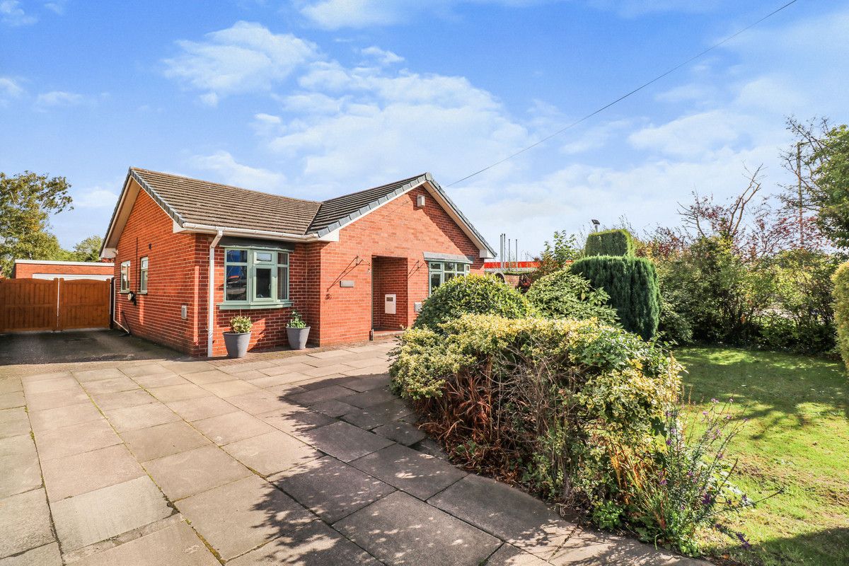3 bed detached bungalow for sale in London Road, Coventry CV3 Zoopla