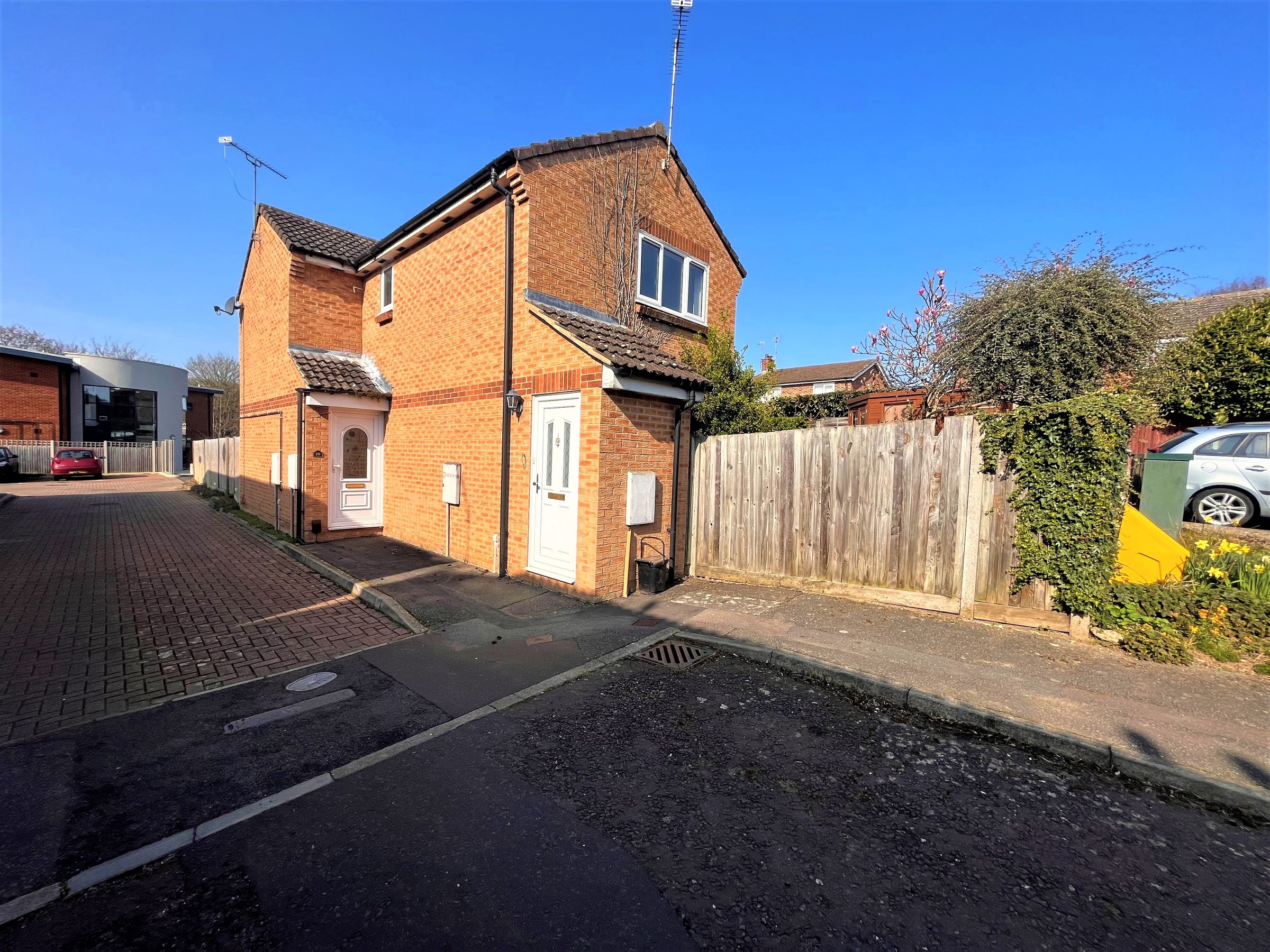 1 bed semidetached house for sale in Everitt Road, Saffron Walden CB10
