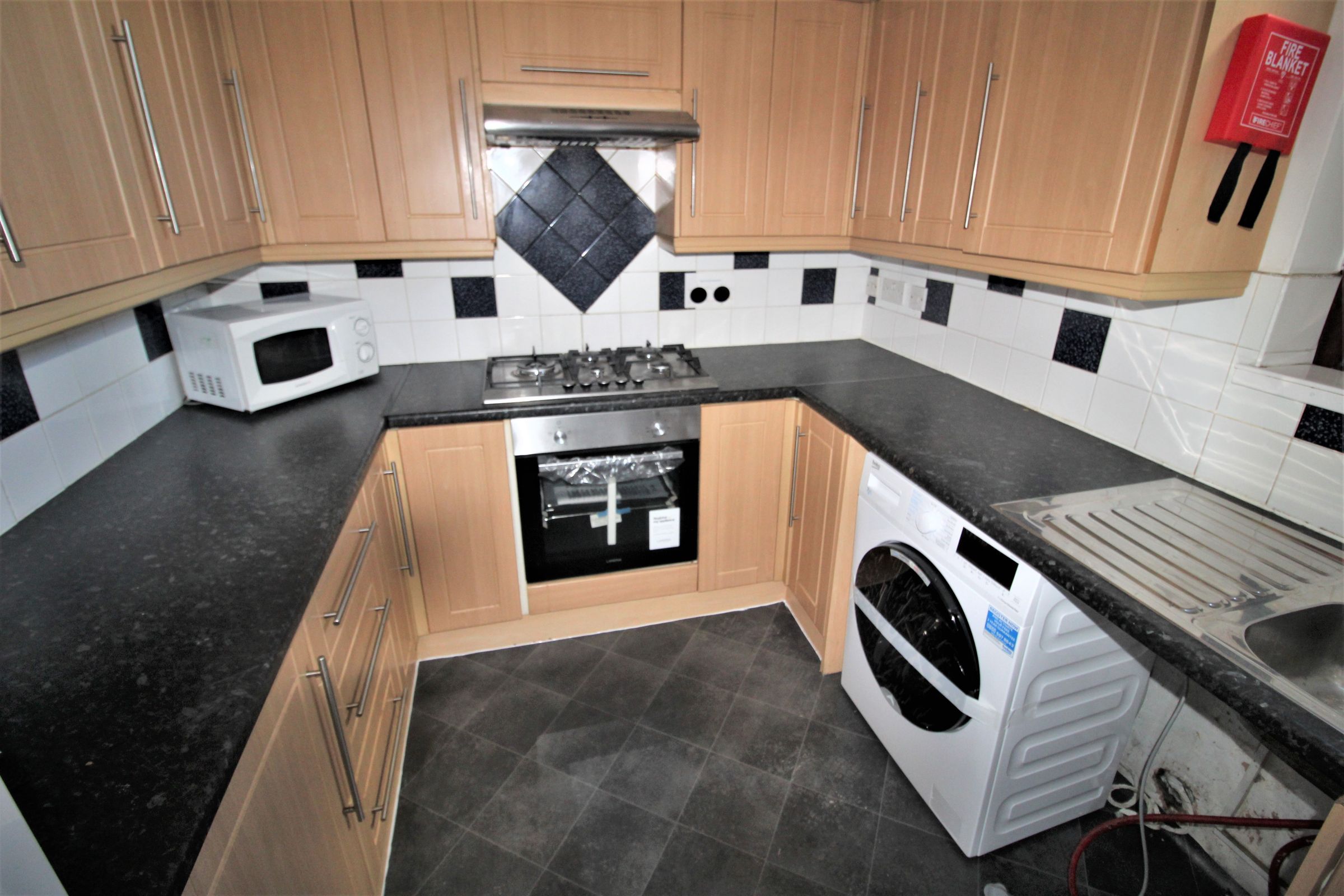 7 bed semidetached house to rent in Droylsden Road, Manchester M40