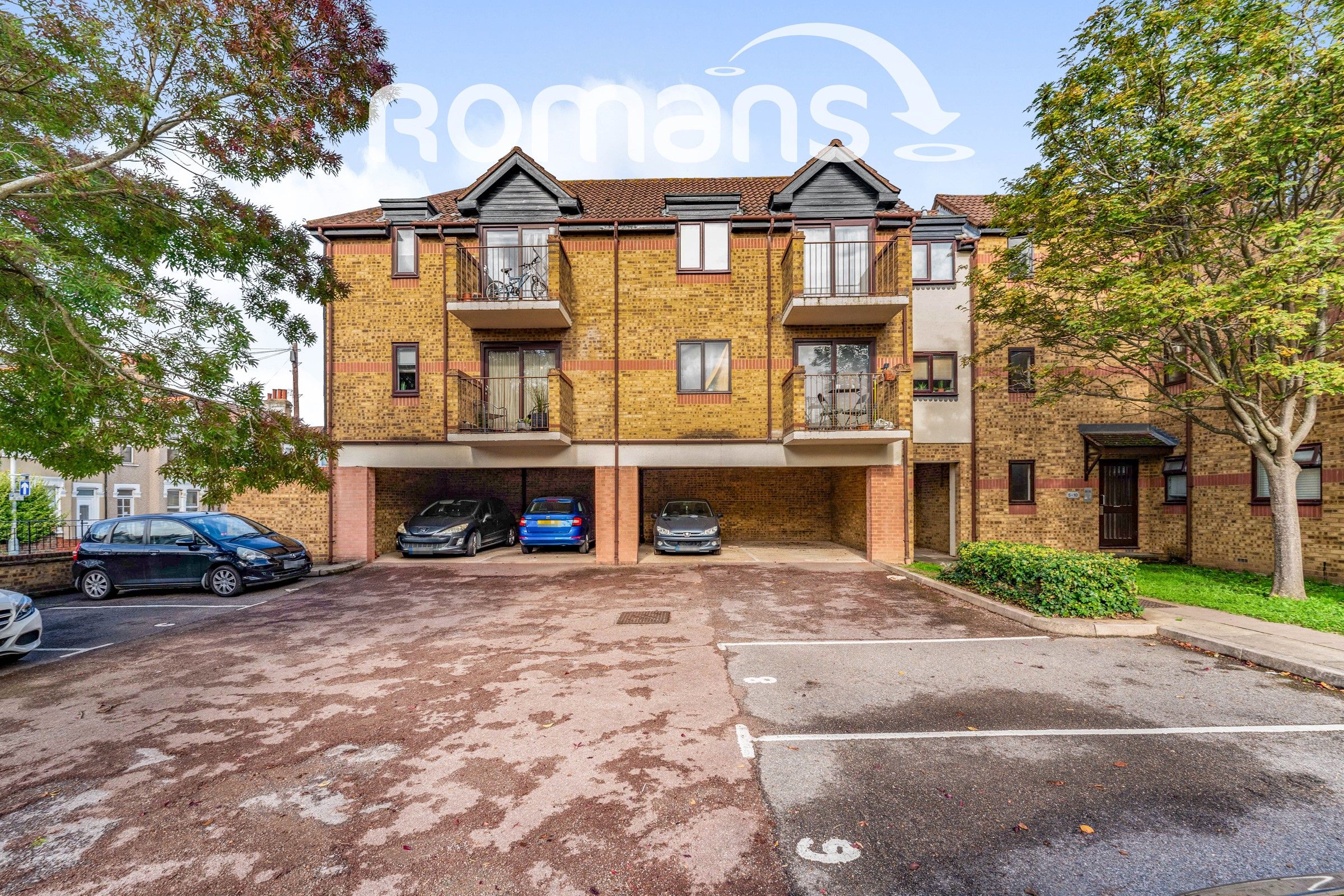 Studio to rent in Betjeman Court, Bentinck Road, Yiewsley, West Drayton