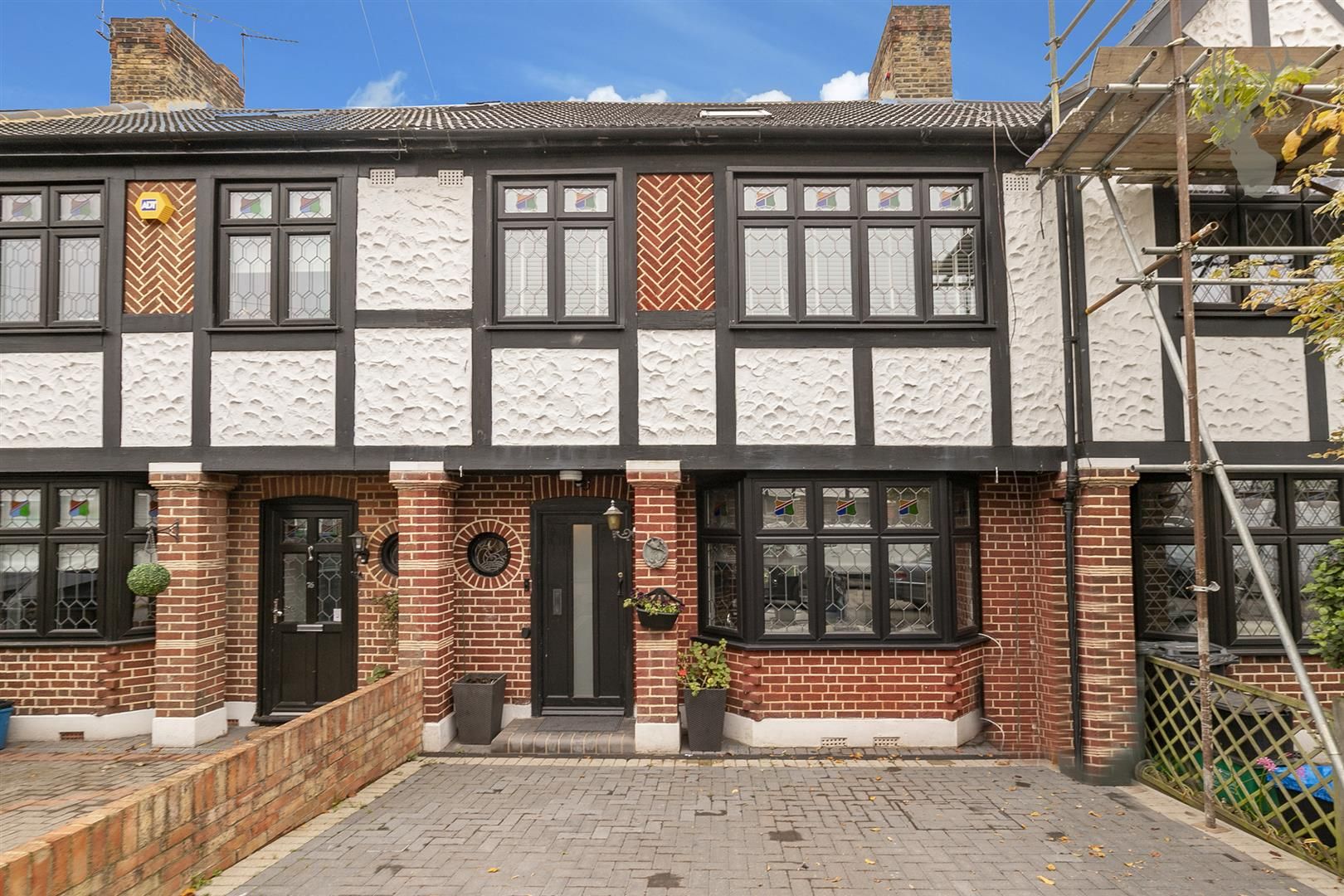 4 bed property for sale in Cherry Tree Rise, Buckhurst Hill IG9 Zoopla