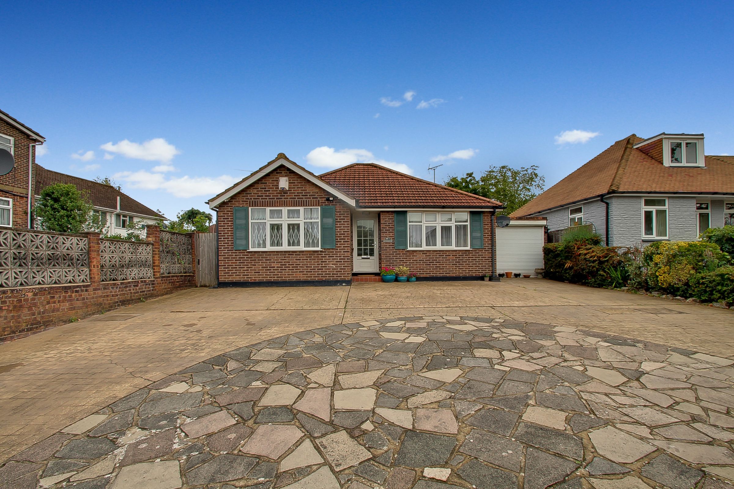 2 bed detached bungalow for sale in Elms Road, Harrow Weald, Harrow HA3