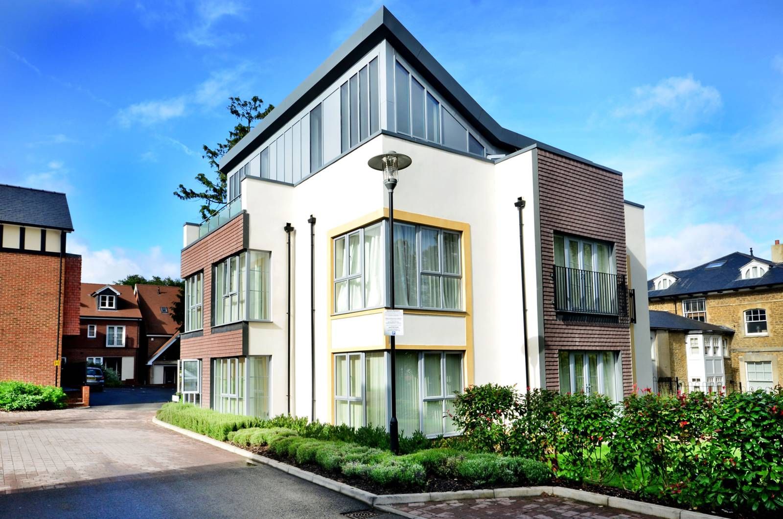 Uplands Road, Merrow, Guildford GU1  