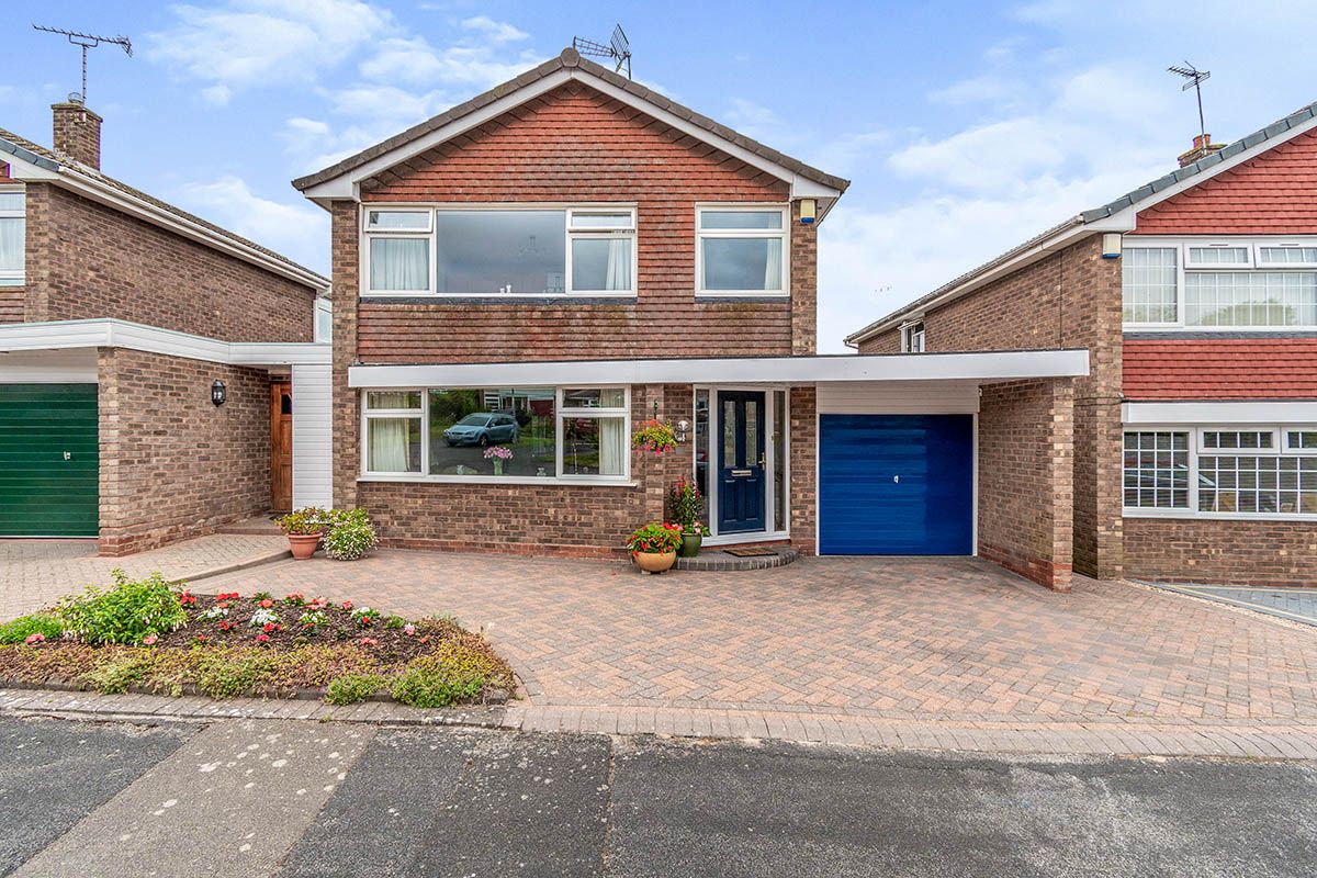 4 bed detached house for sale in Bodmin Close, Walsall, West Midlands