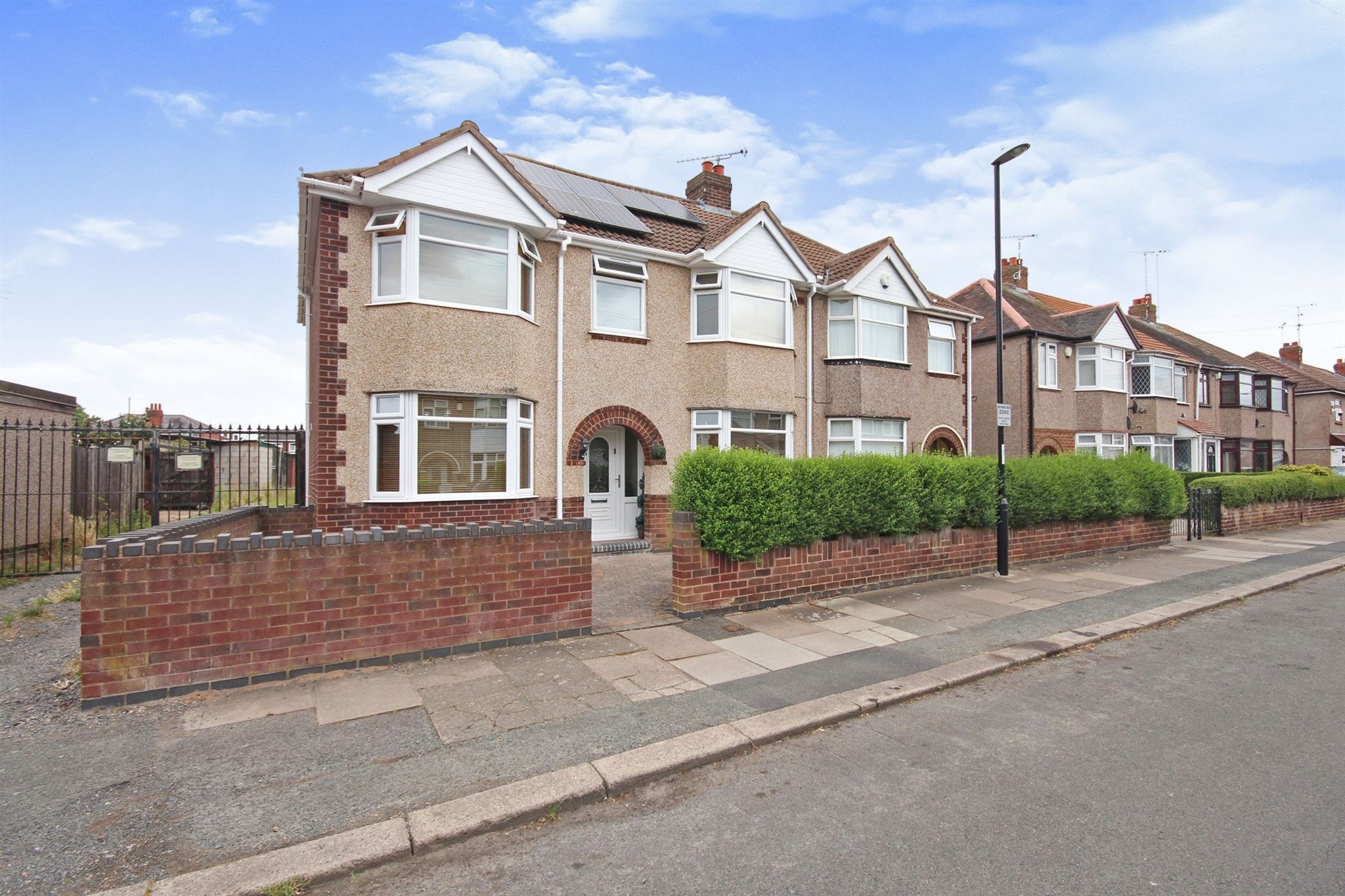 5 bed semidetached house for sale in Nunts Park Avenue, Holbrooks