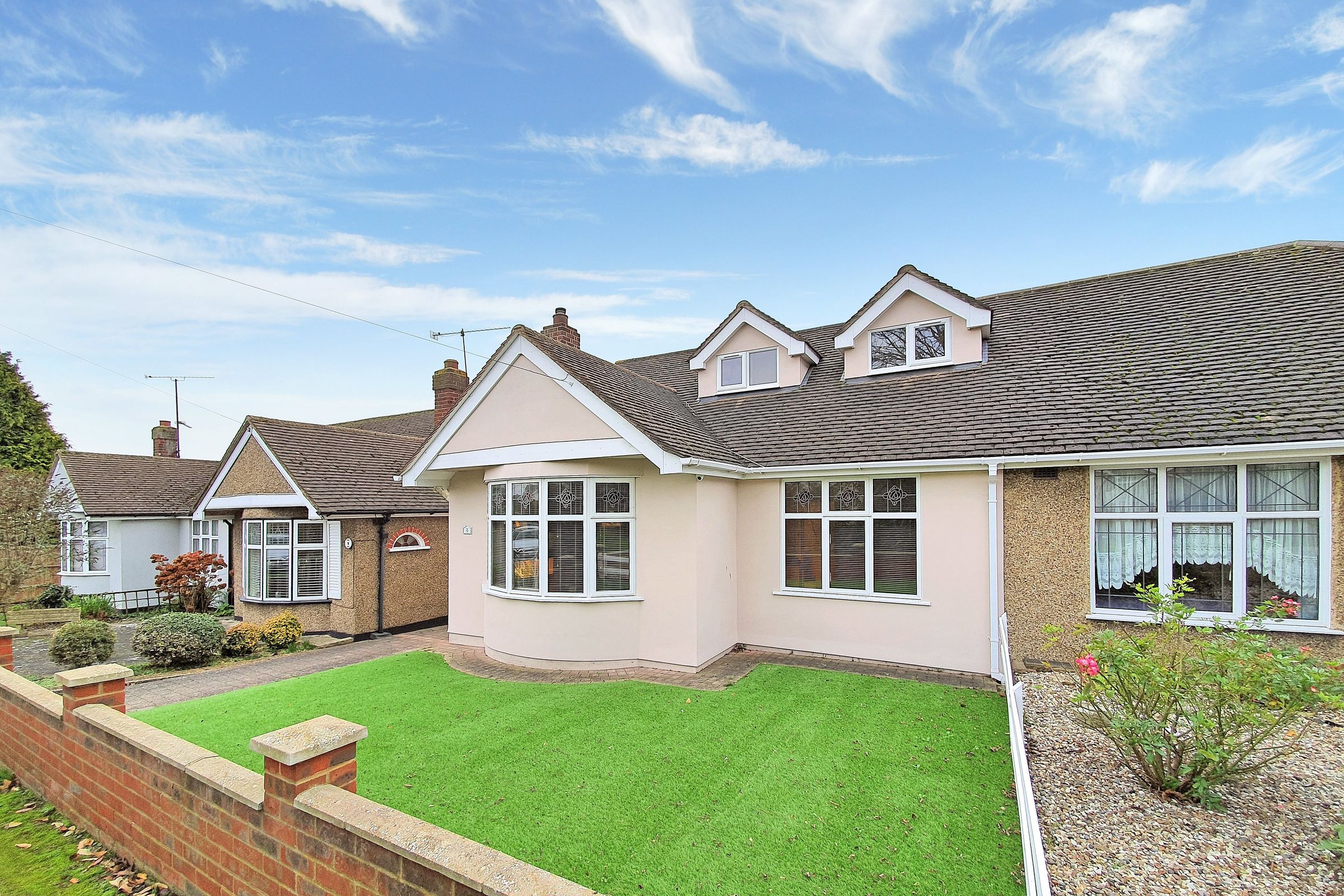 Thames Close, Rayleigh, Essex SS6  
