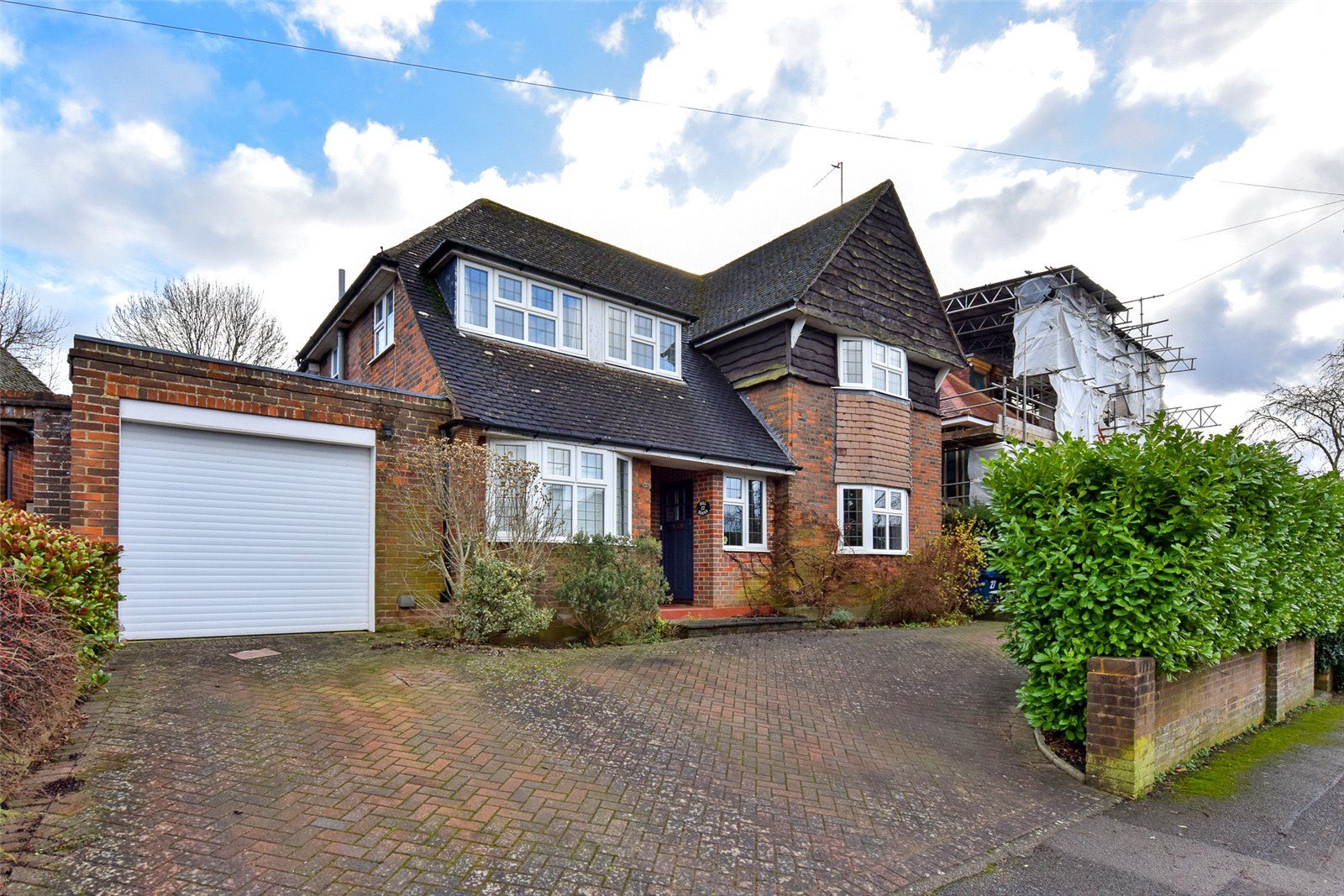 4 bed detached house to rent in Manor Way, Chesham, Buckinghamshire HP5