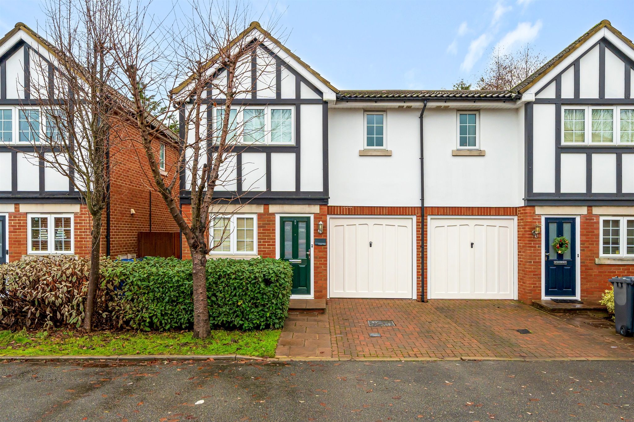 3 bed semidetached house for sale in Amber Close, County Gate, New