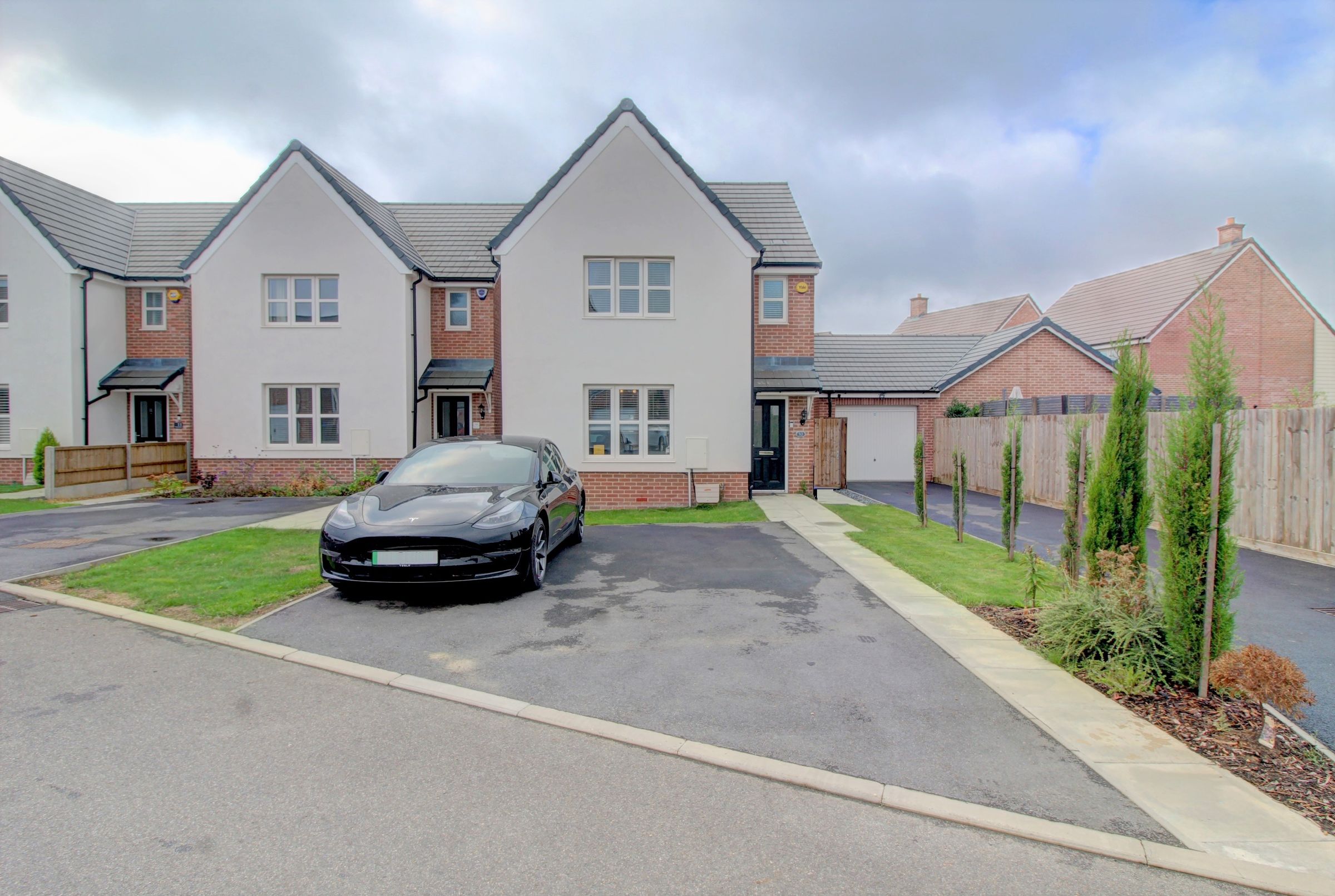 3 bed detached house for sale in Sandford Drive, Stortford
