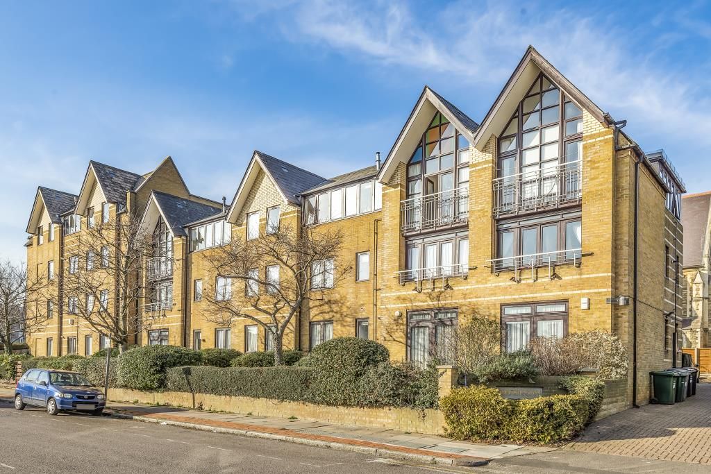 Hamilton Square, Finchley N12  