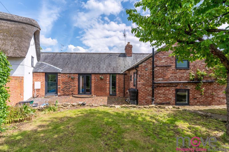 3 bed semidetached house for sale in Orchard Park, Hayden Road