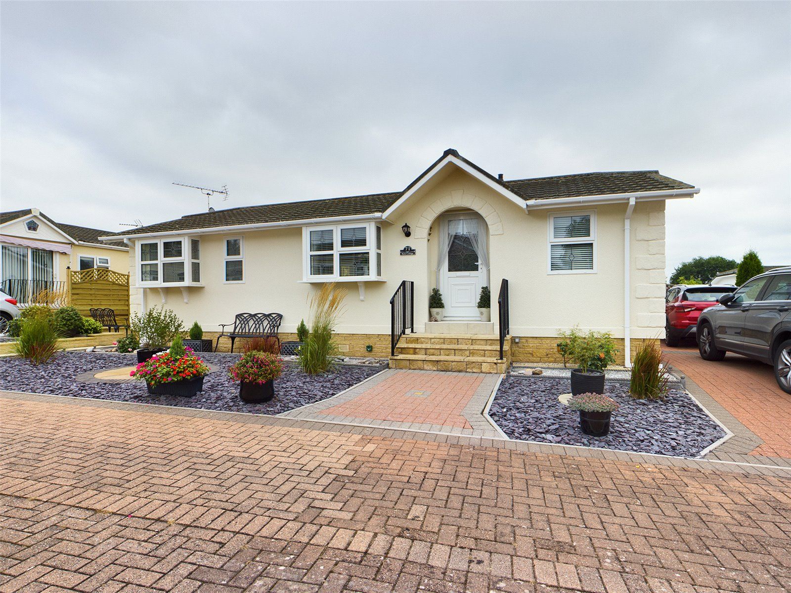 2 Bed Mobile park Home For Sale In Woodlands Park Quedgeley 