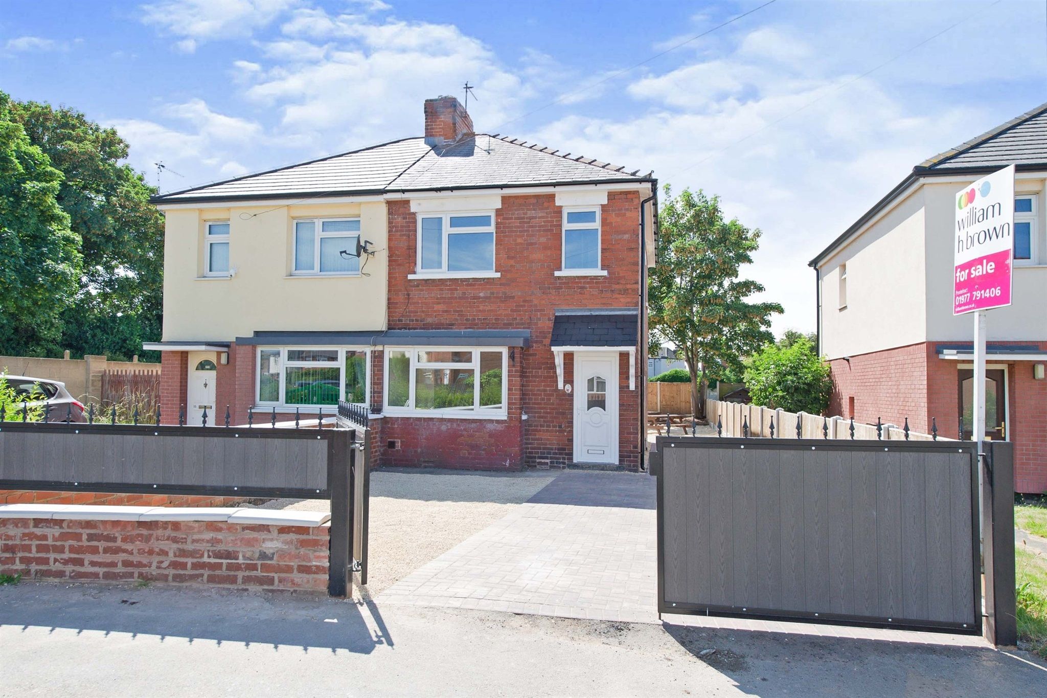 3 bed semidetached house for sale in Broomhill Crescent, Knottingley