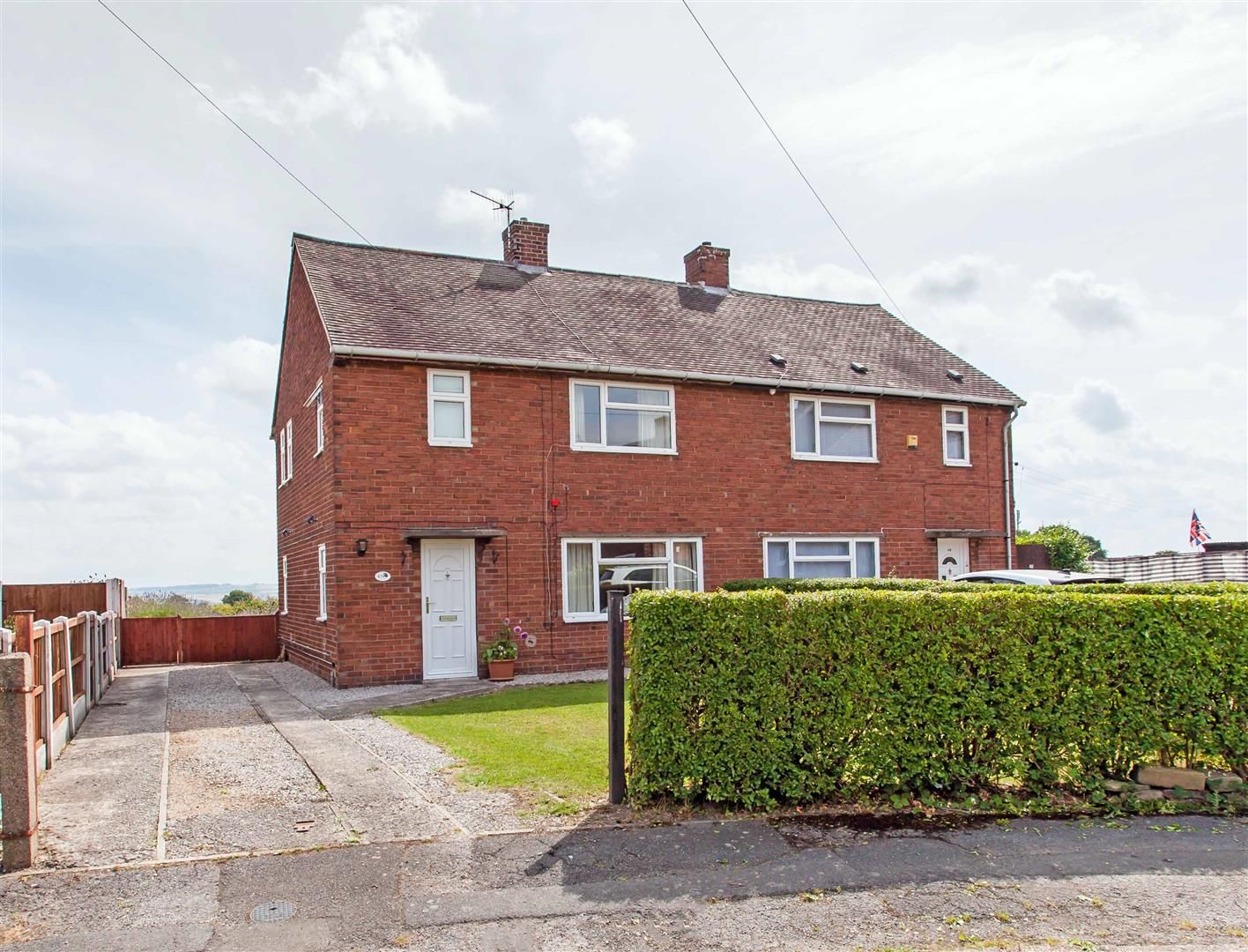 3 bed semidetached house for sale in Manor Drive, Brimington