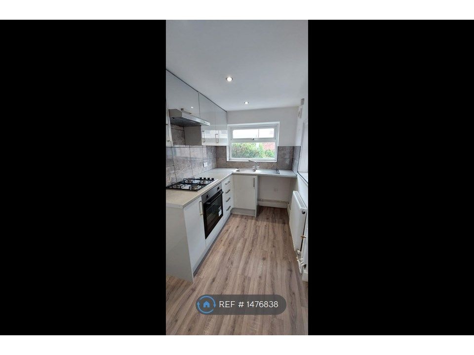 2 bed terraced house to rent in Manchester Road, Worsley, Manchester