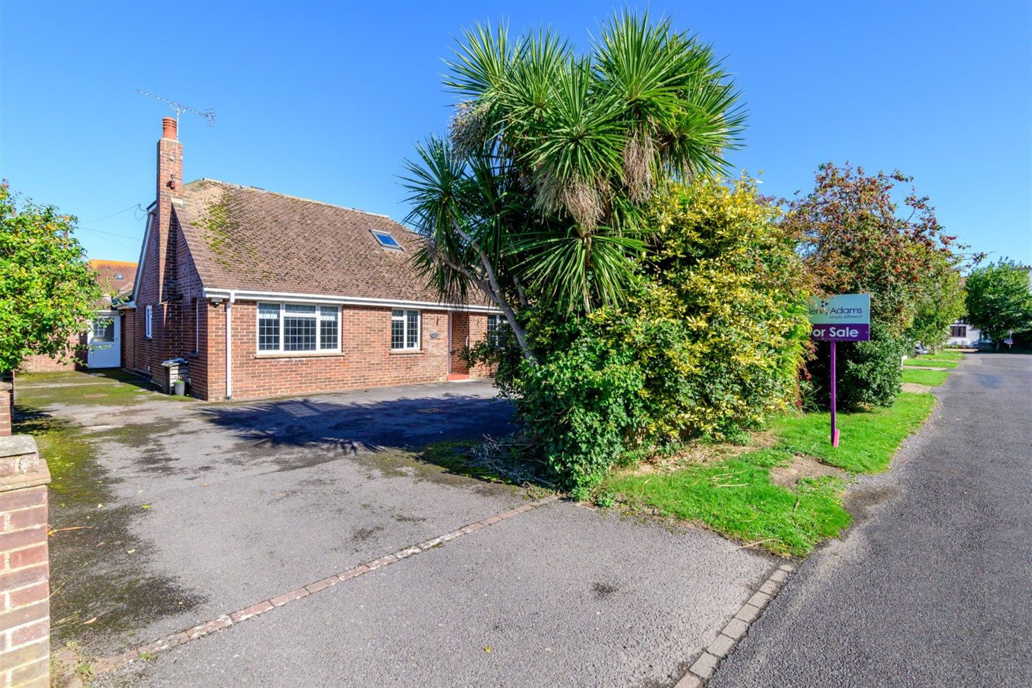 5 bed detached bungalow for sale in Middleton On Sea, Bognor Regis PO22