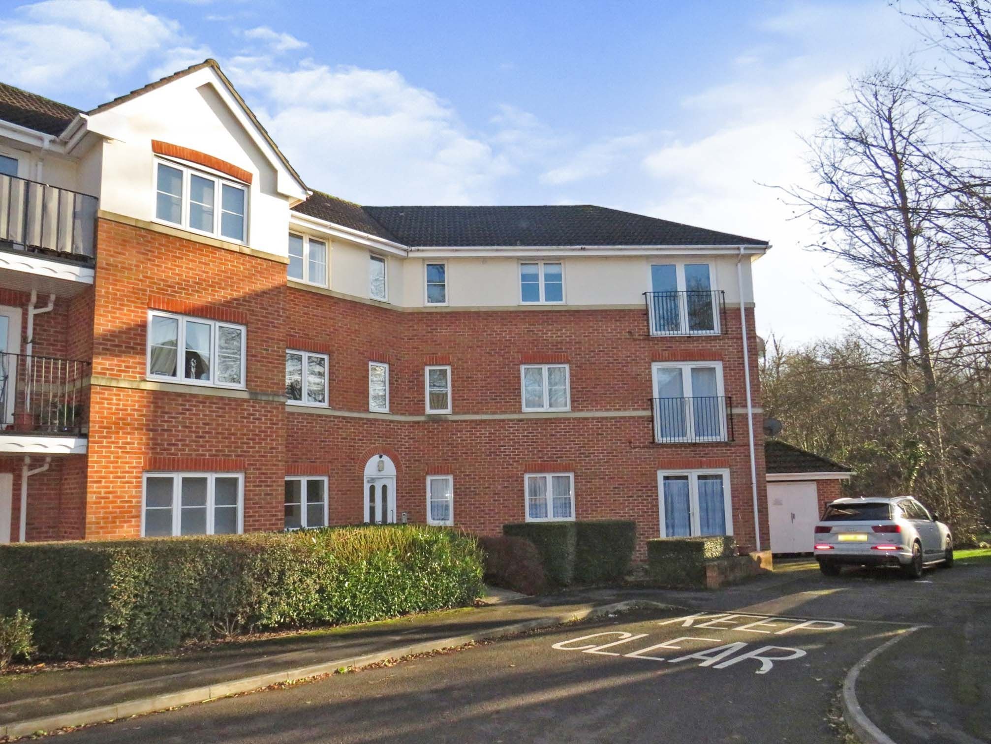 2 bed flat for sale in Basingfield Close, Old Basing, Basingstoke RG24