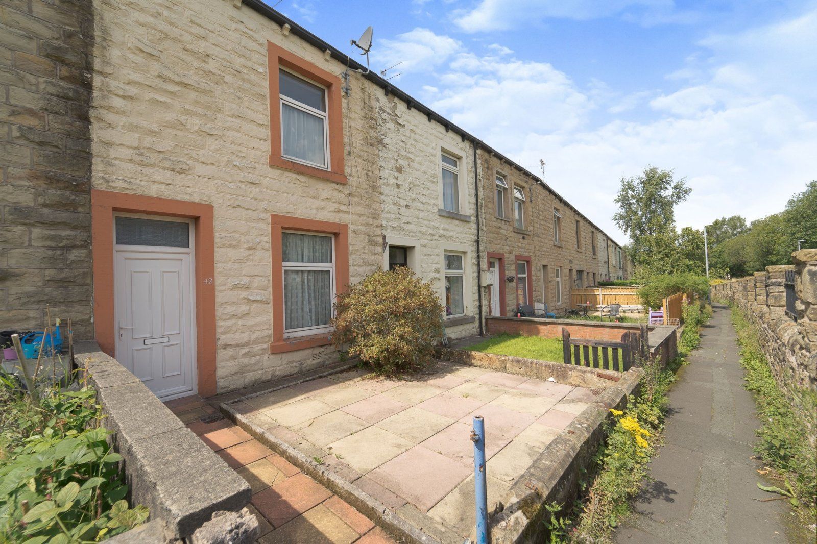 2 bed terraced house to rent in Russell Terrace, Padiham, Burnley