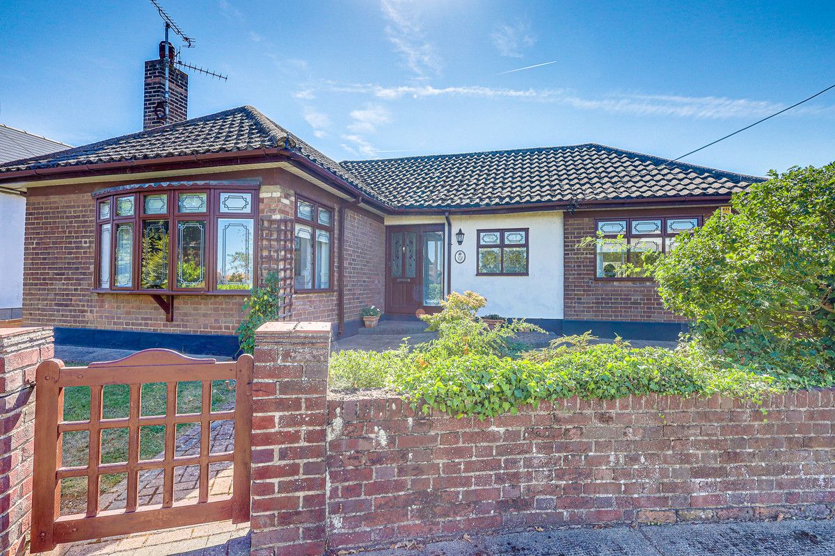 2 bed detached bungalow for sale in Heather Drive, Benfleet SS7 Zoopla