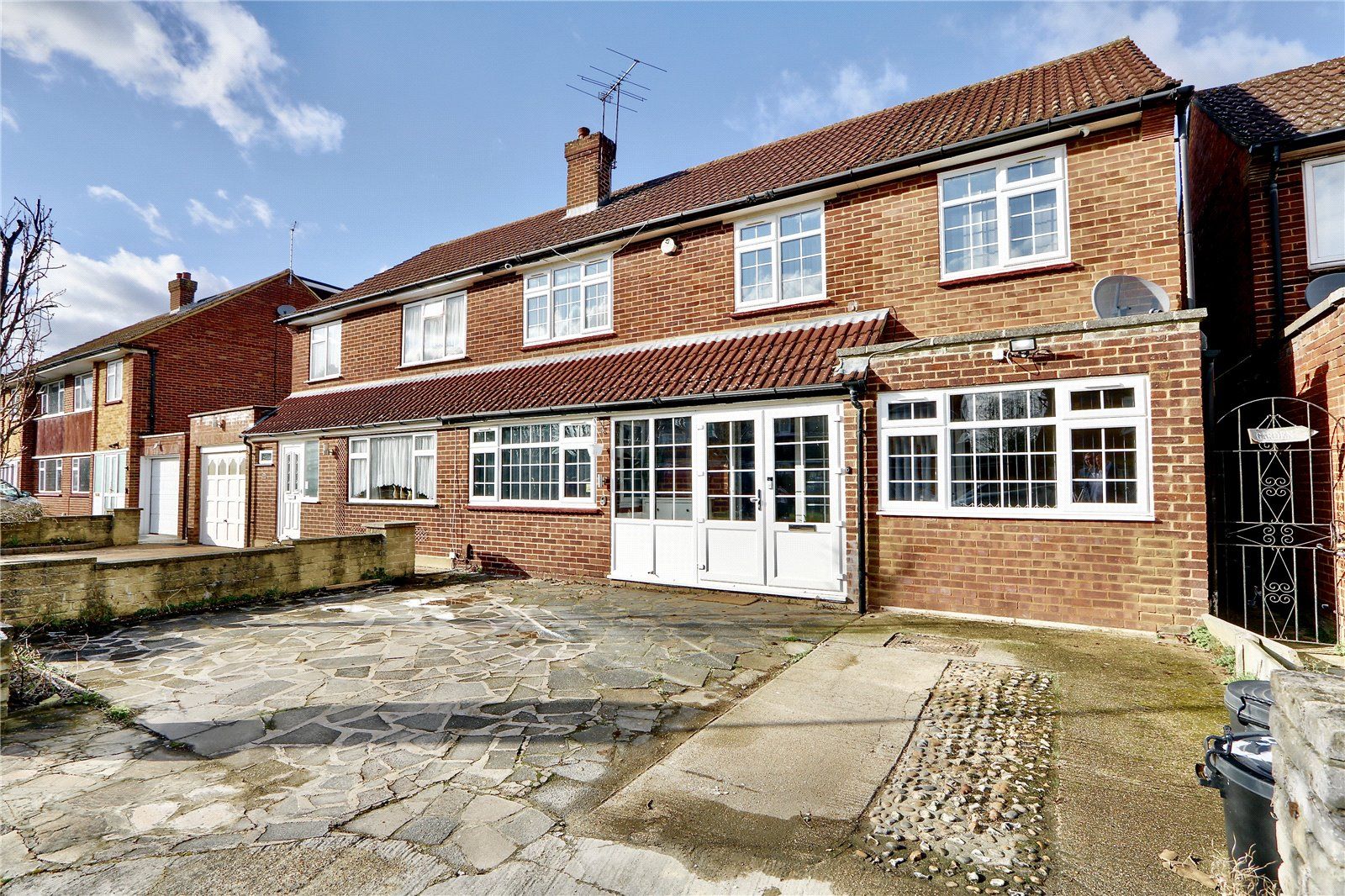 4 bed detached house for sale in Edinburgh Drive, Ickenham UB10 Zoopla