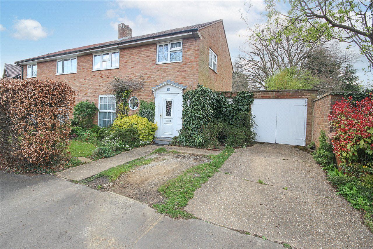 3 bed semidetached house for sale in Howlands, Welwyn Garden City