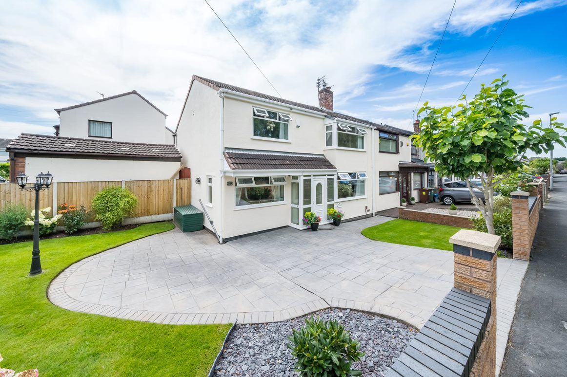 4 bed semidetached house for sale in Two Butt Lane, Rainhill, Prescot