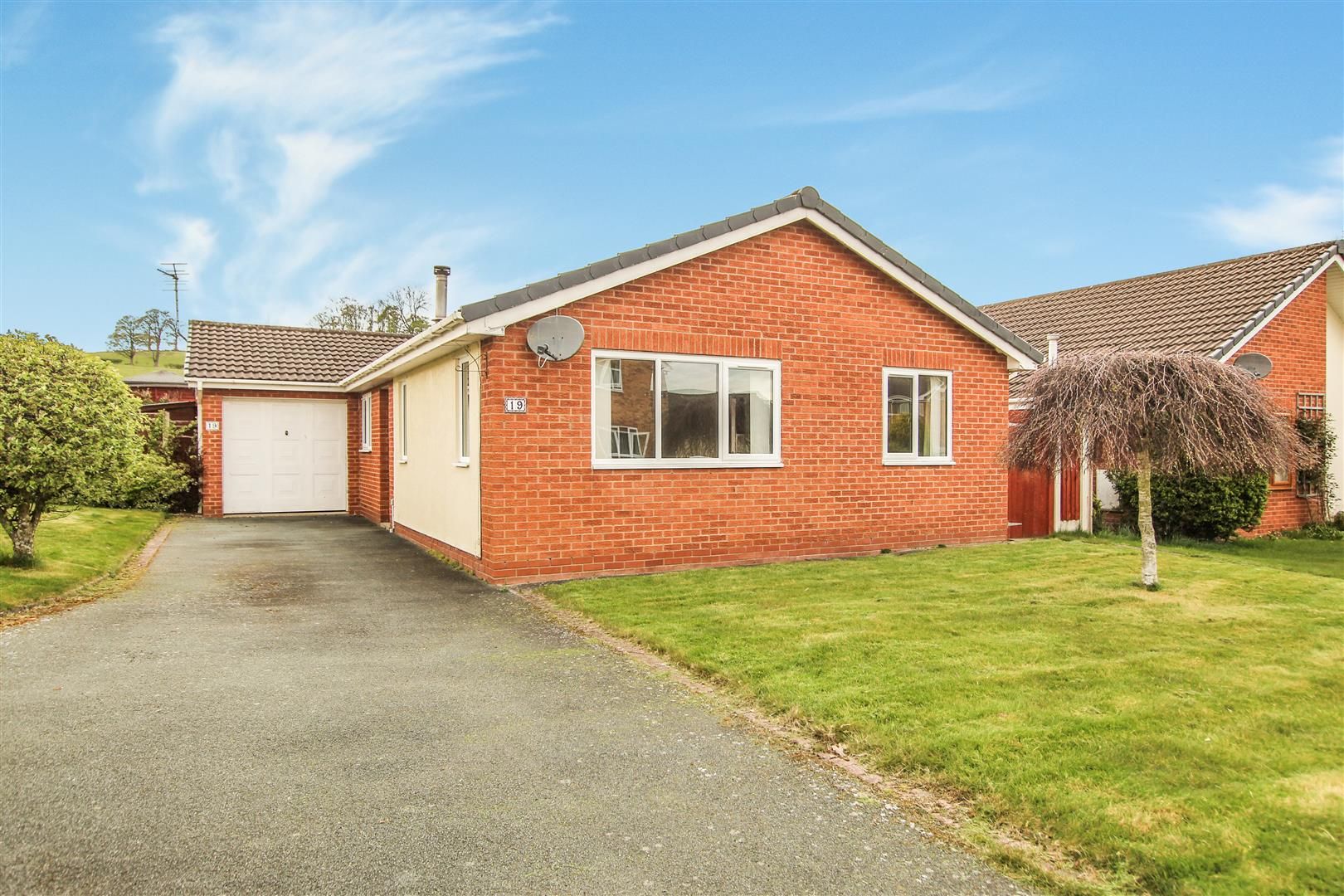 3 bed detached bungalow for sale in Hafod Close, Oswestry SY11 Zoopla