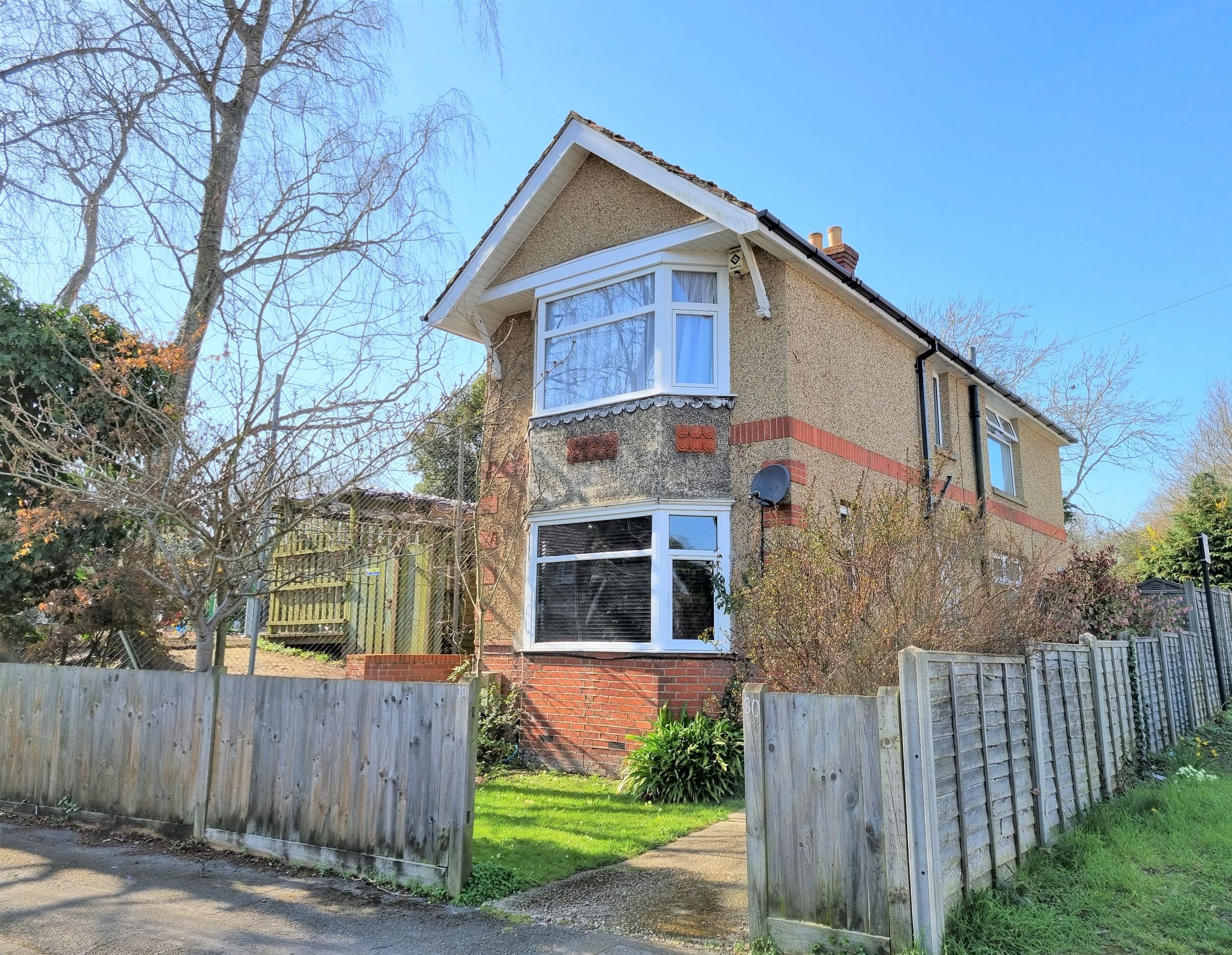 3 bed detached house to rent in Roselands Gardens, Southampton SO17