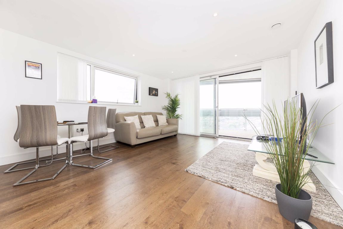 1 bed flat for sale in Western Gateway, London E16 Zoopla