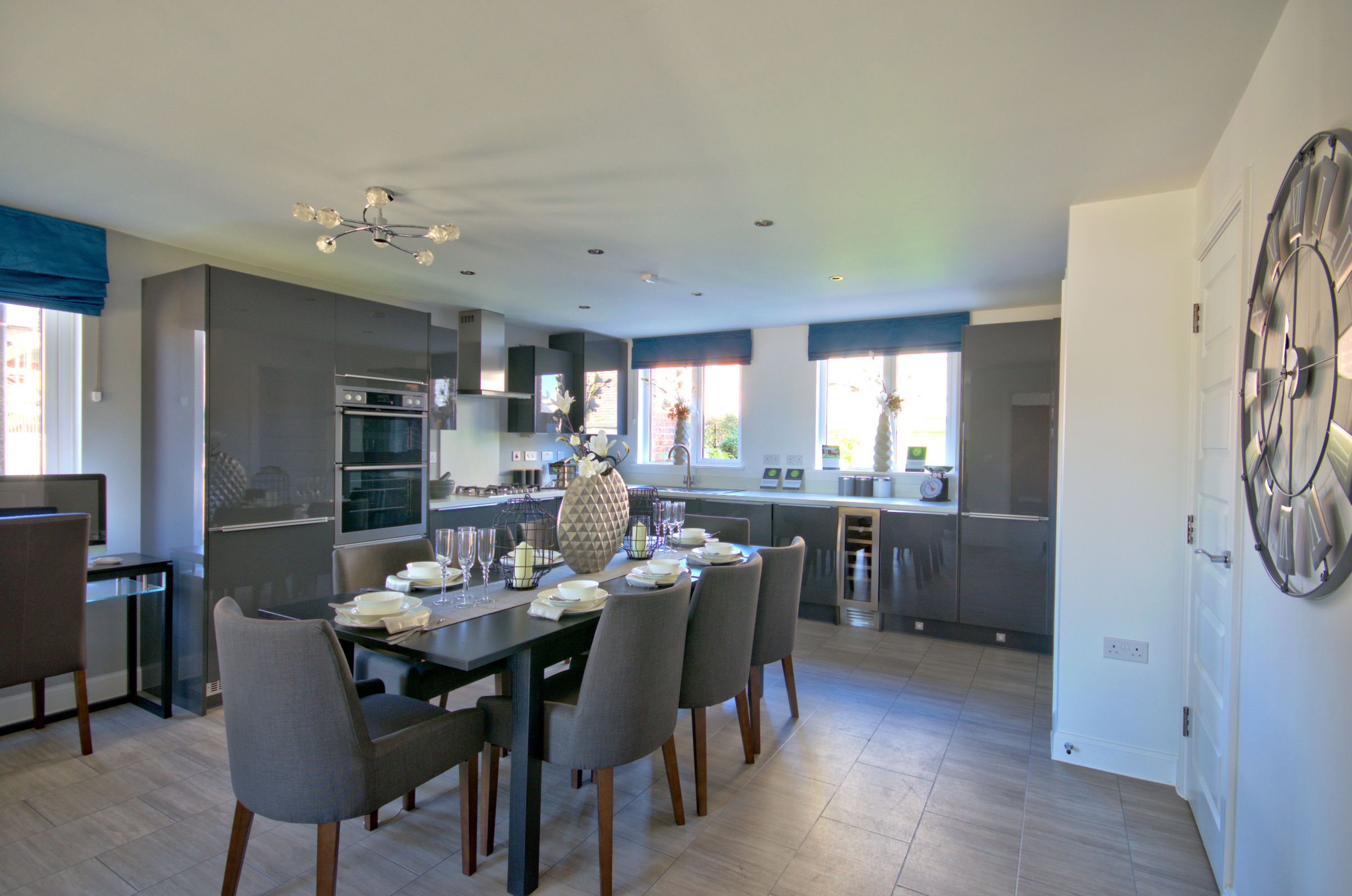 4 bed semidetached house to rent in Renard Way, Trumpington, Cambridge