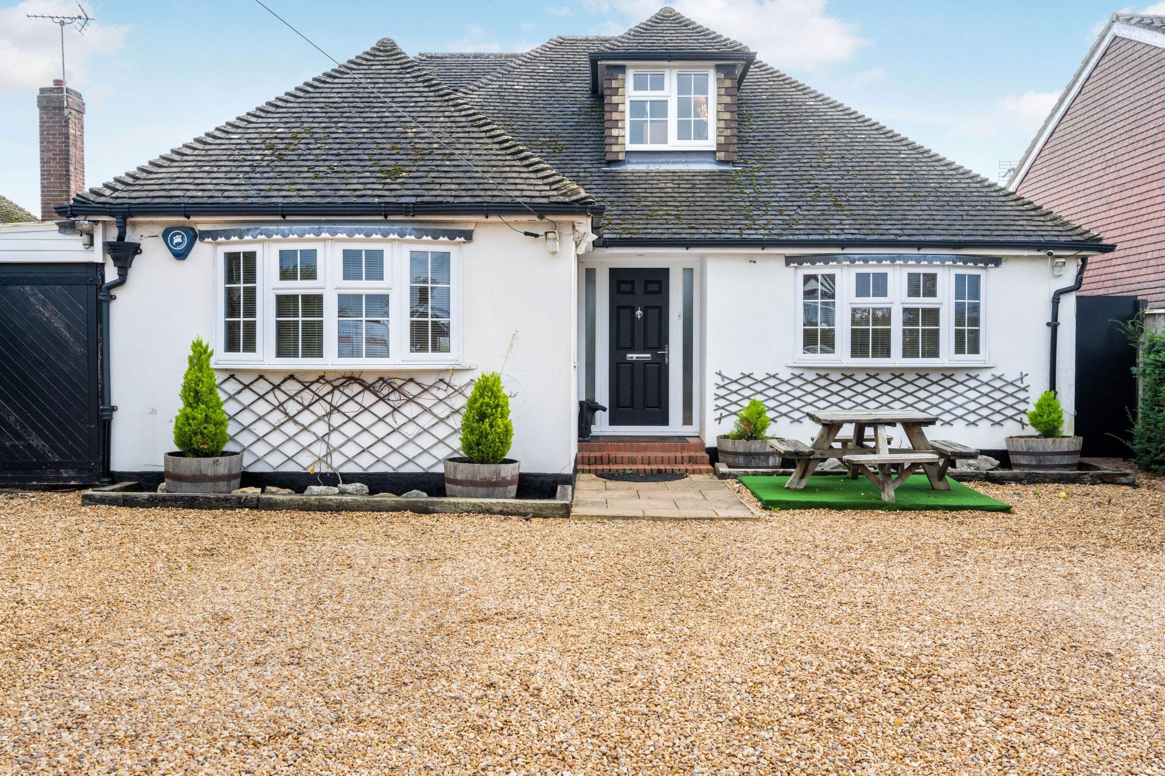 4 bed bungalow for sale in Sundon Road, Chalton, Luton LU4 Zoopla