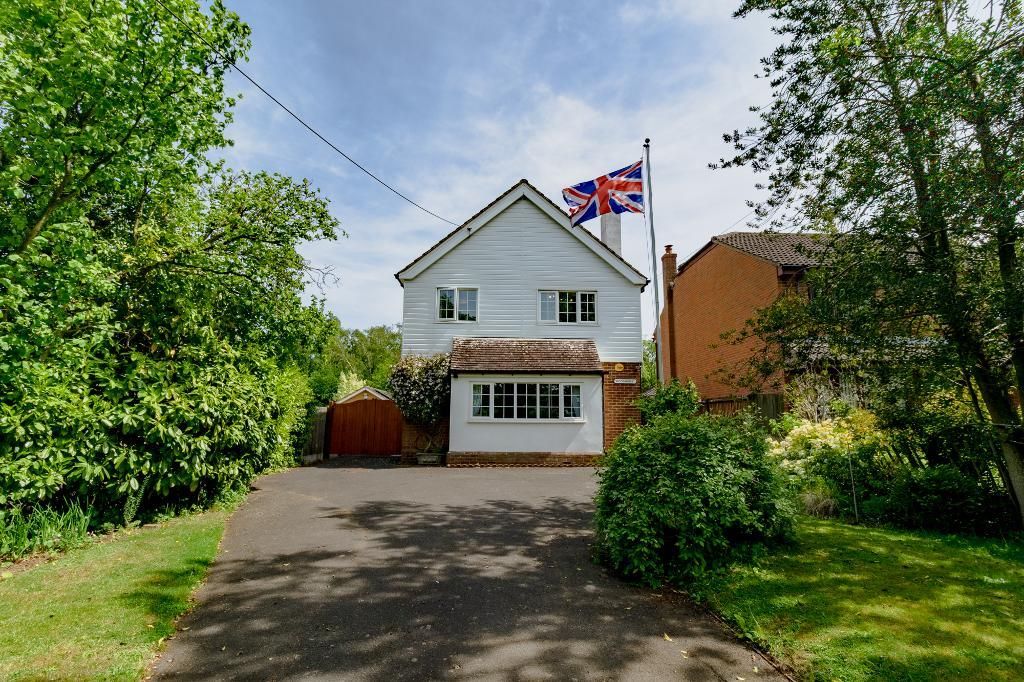 4 bed detached house for sale in Leeds Road, Langley, Maidstone, Kent