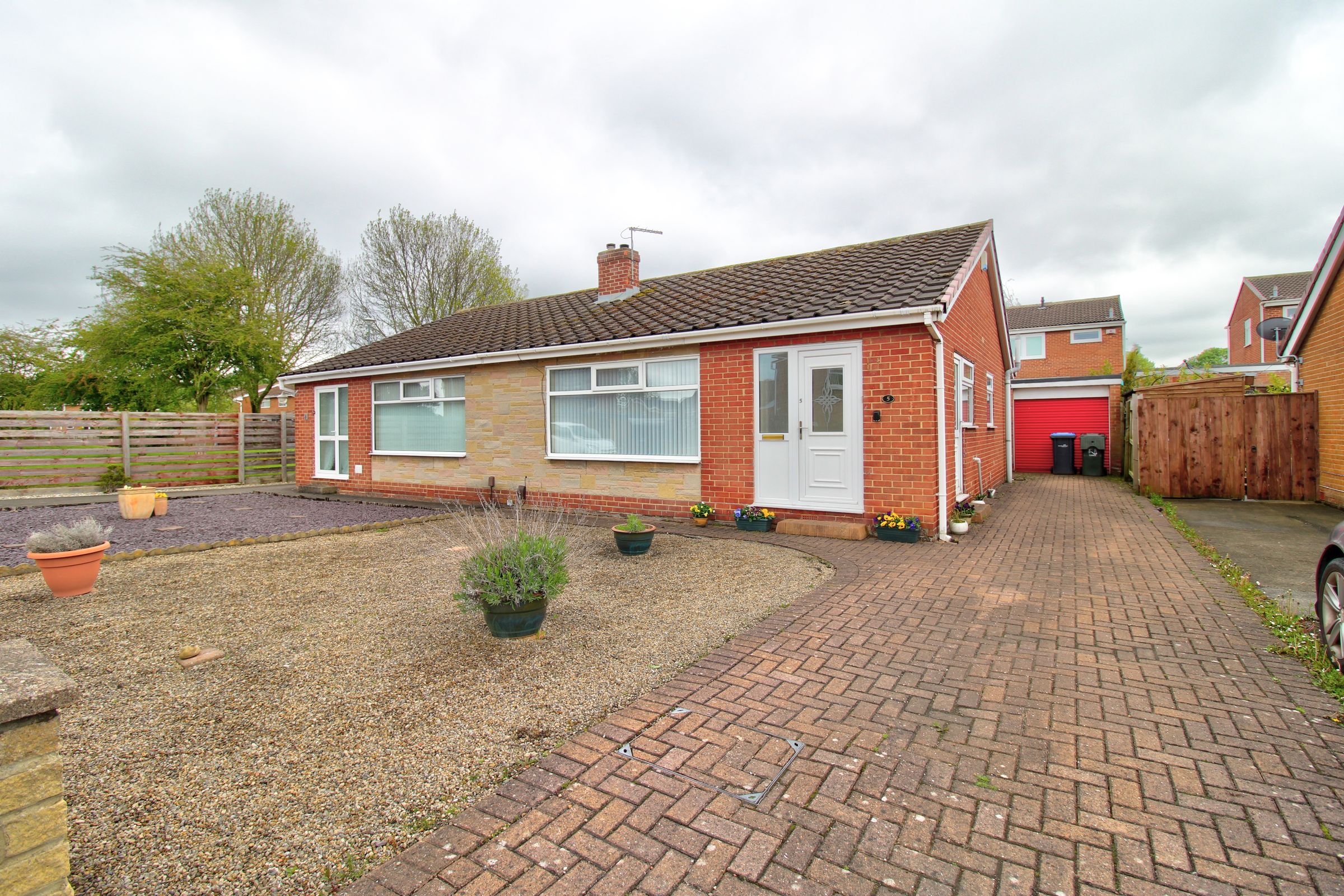 2 bed semidetached bungalow for sale in Cremorne Close, MartonIn