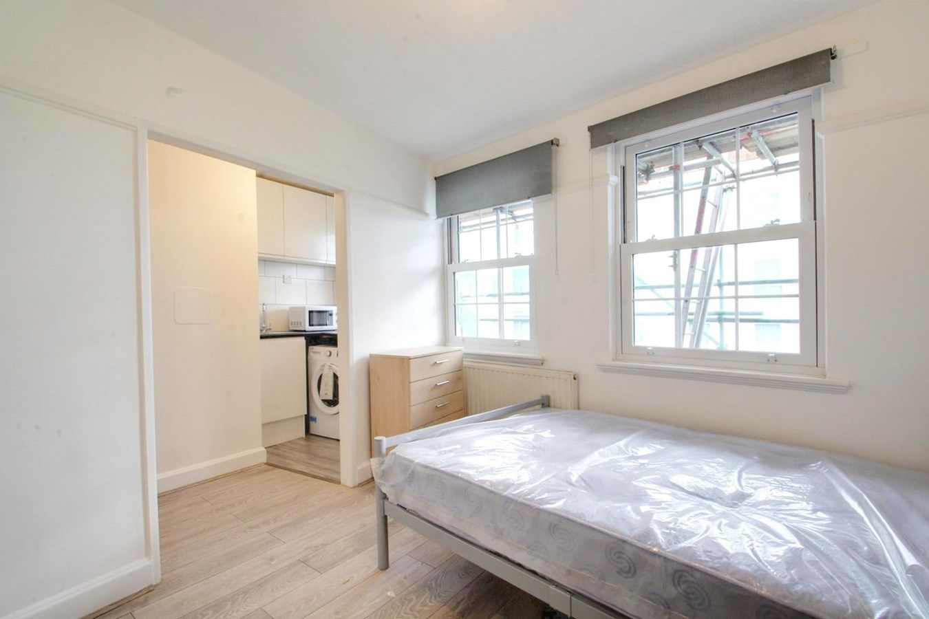 Studio to rent in New Parade, West Drayton, High Street, Yiewsley UB7 Zoopla