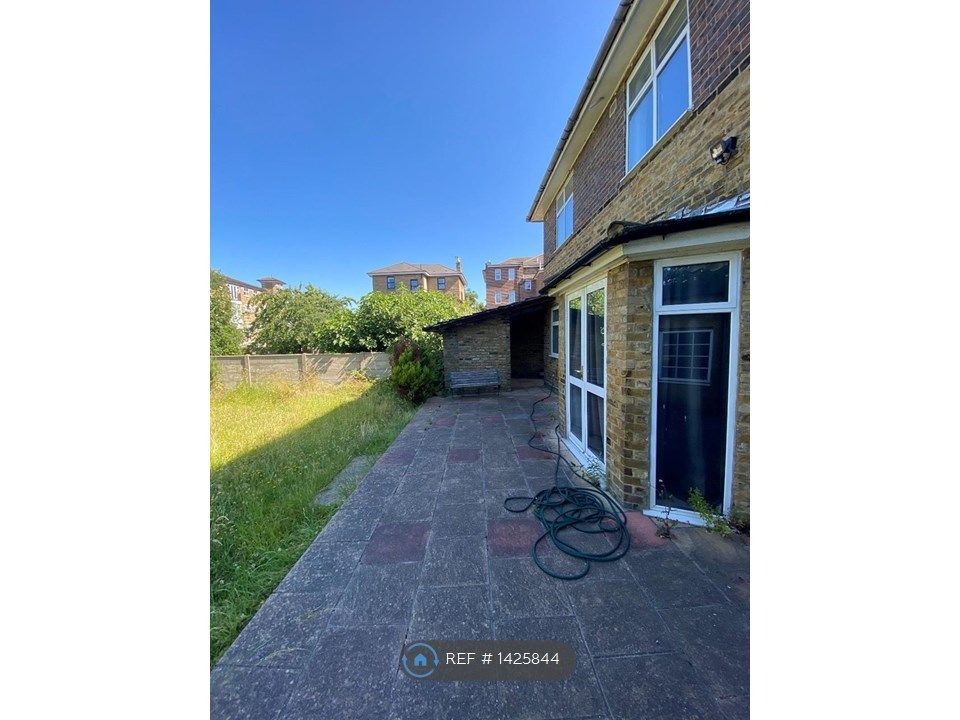6 bed detached house to rent in Manor Park, London SE13 Zoopla