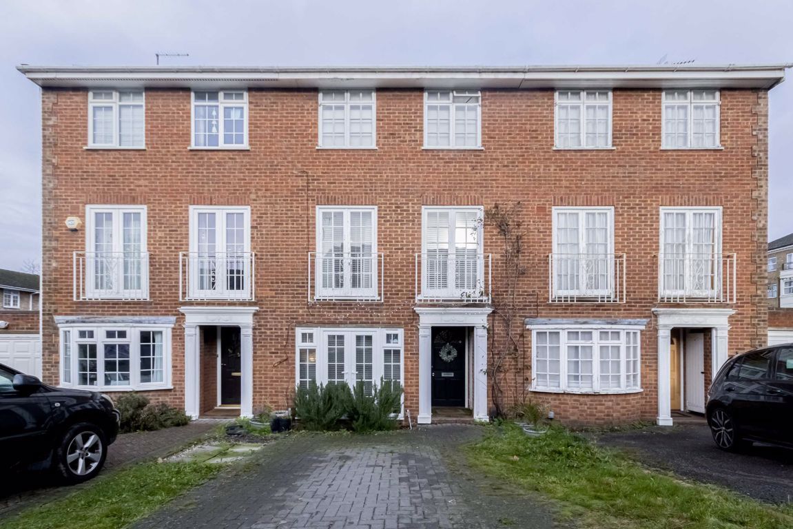 3 bed property to rent in Selsdon Close, Surbiton KT6 Zoopla