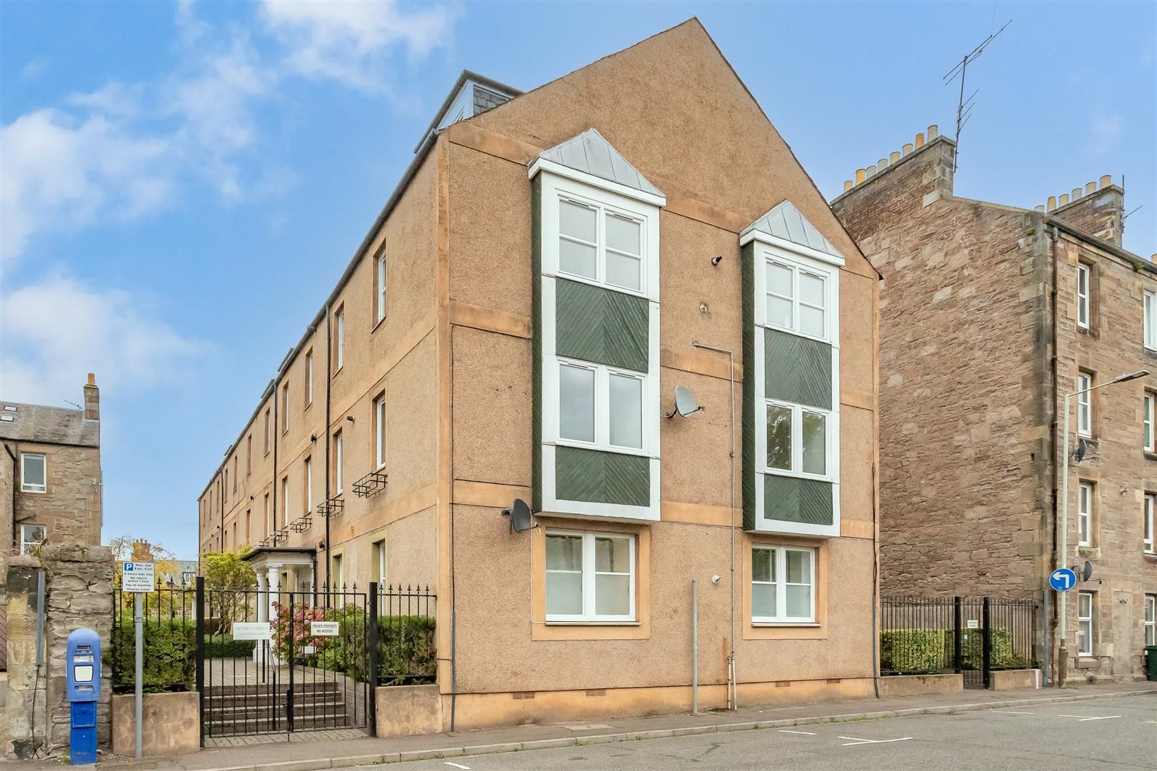 Property for sale in Flat 10, Victoria Mews, 1822 Victoria Street