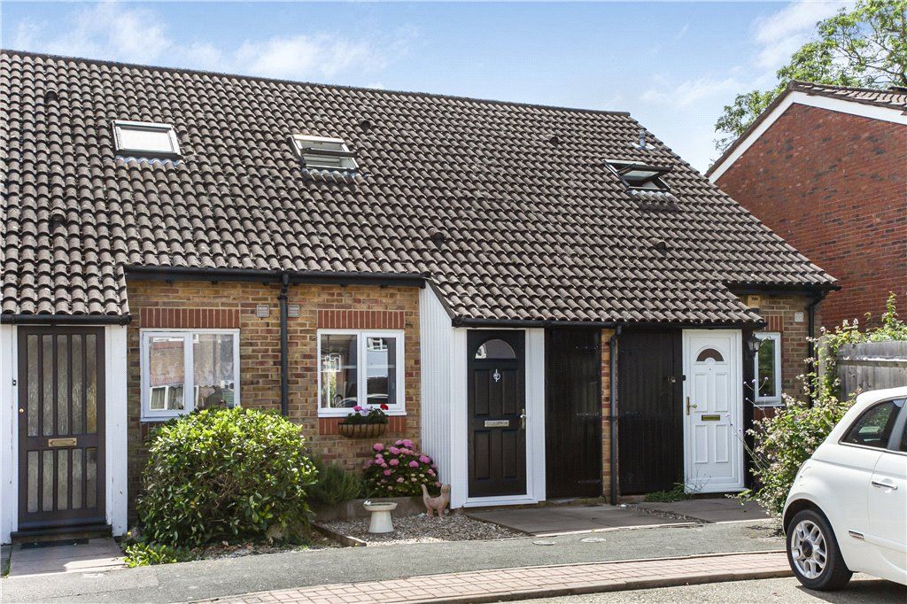 1 bed terraced house for sale in Alexander Road, Egham, Surrey TW20