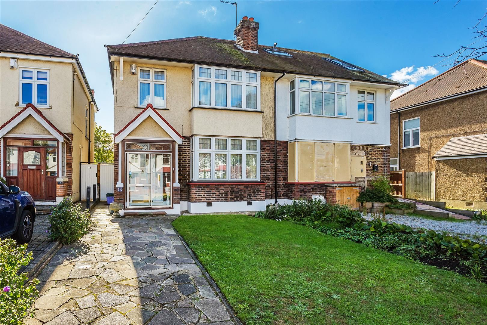 3 bed semidetached house for sale in Leamington Avenue, Morden SM4