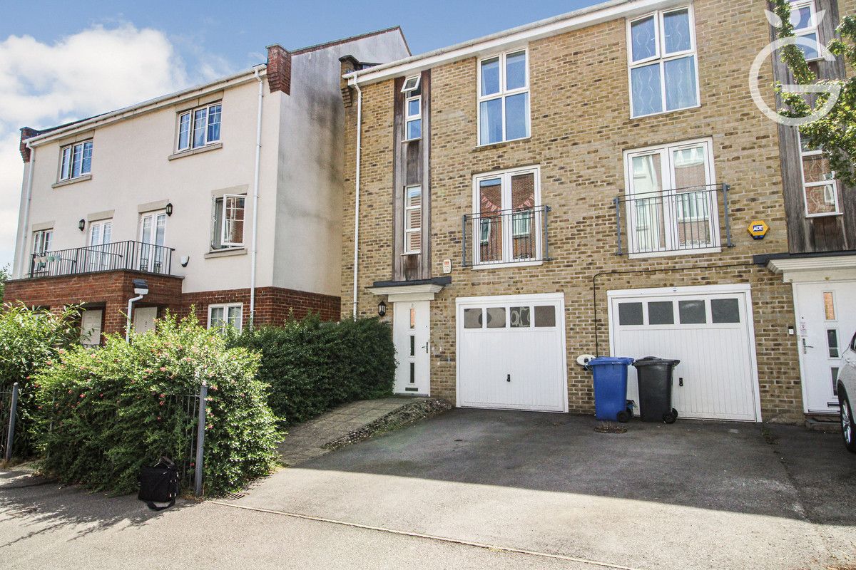 5 bed town house to rent in Kingsquarter, Maidenhead SL6 Zoopla