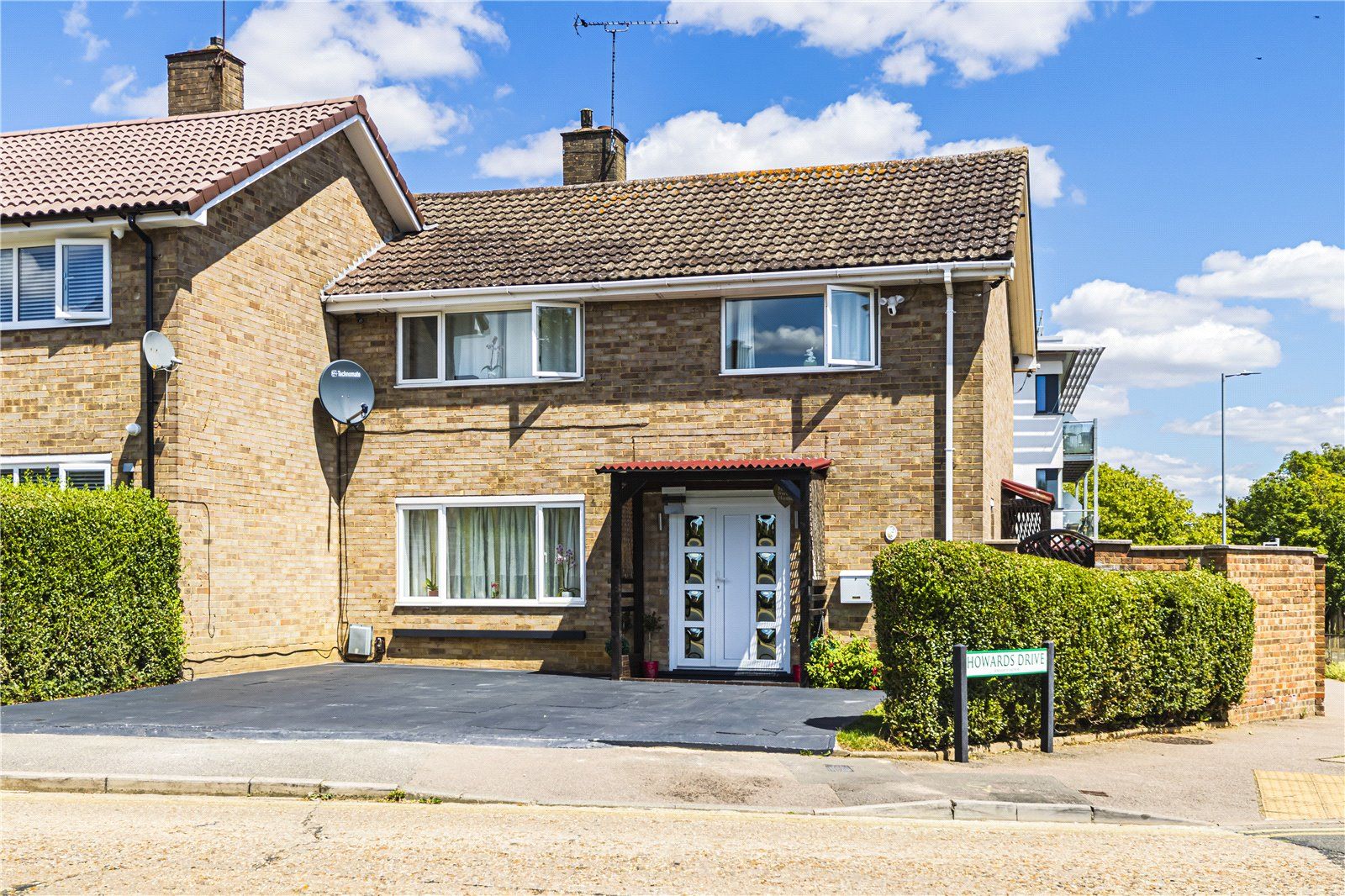 3 bed end terrace house for sale in Howards Drive, Gadebridge, Hemel