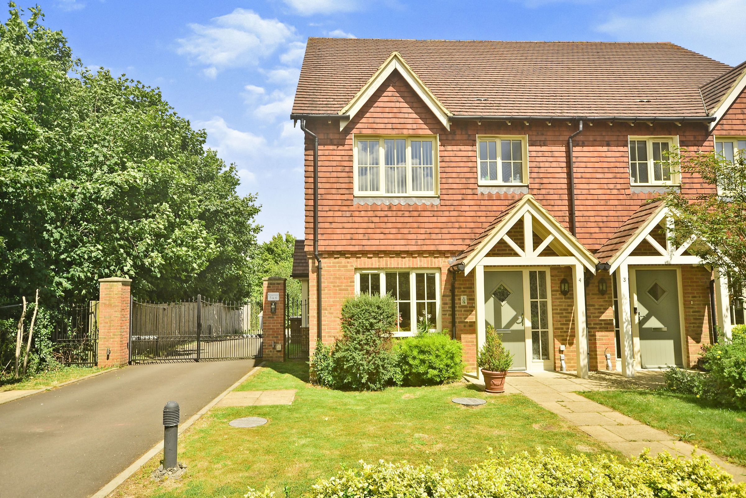 3 bed semidetached house for sale in Cemetery Lane, Ashford TN24 Zoopla