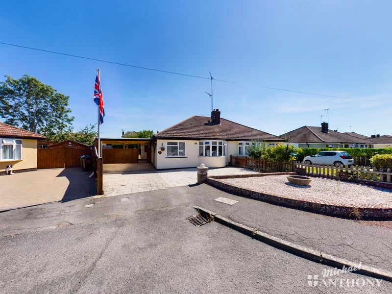 2 bed bungalow for sale in Blenheim Place, Aylesbury HP21 Zoopla