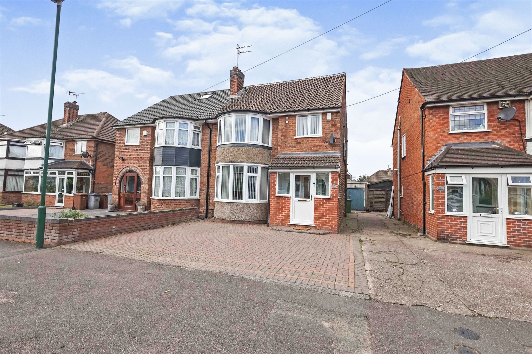 3 bed semidetached house for sale in Meriden Drive, Kingshurst
