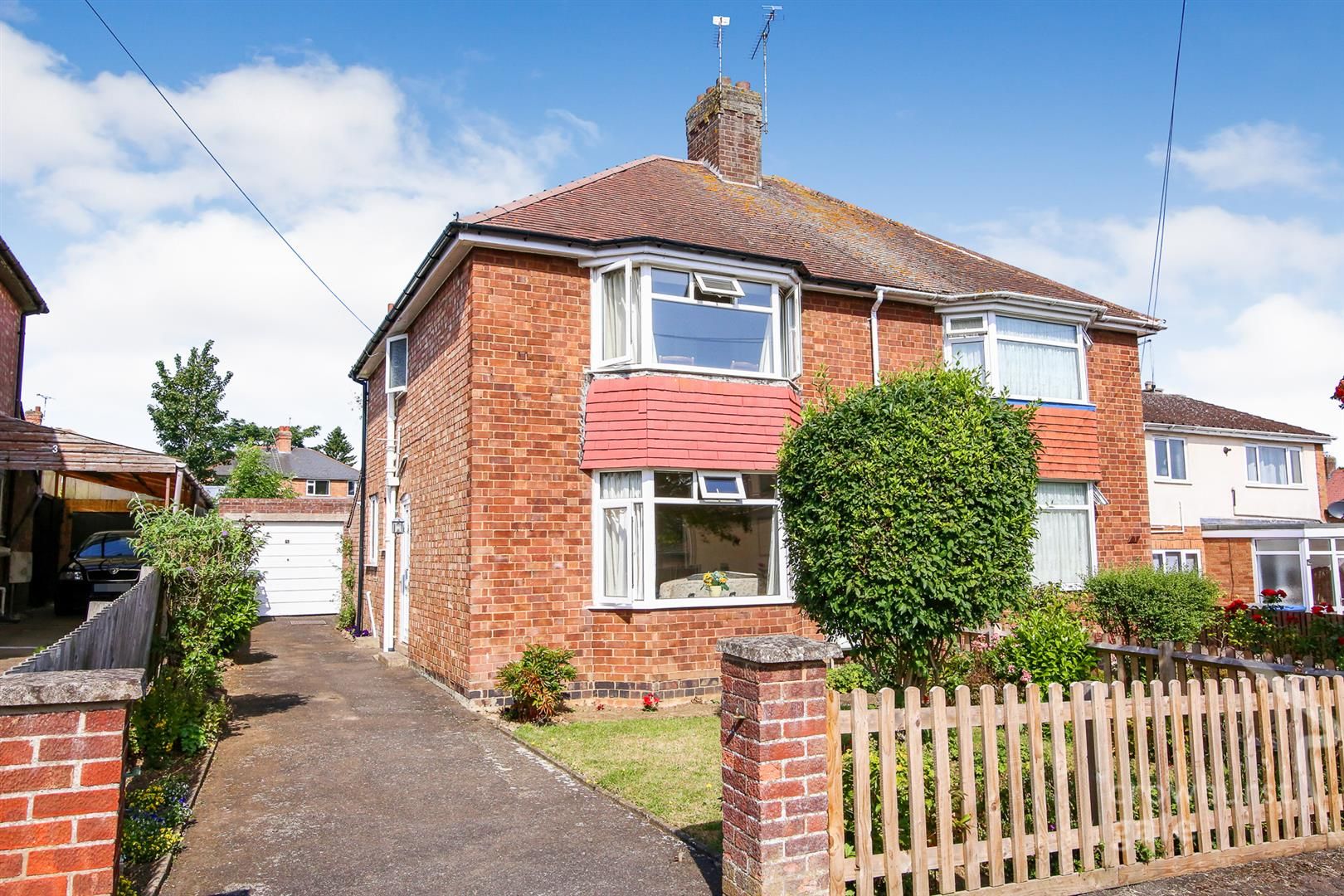 3 bed semidetached house for sale in Kirkby Road, Hillmorton, Rugby