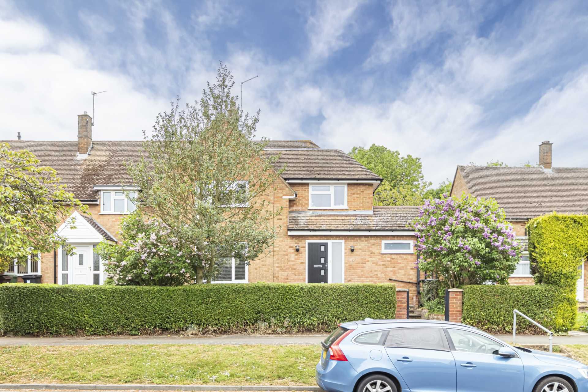 4 bed semidetached house to rent in Roundfield Avenue, Harpenden AL5