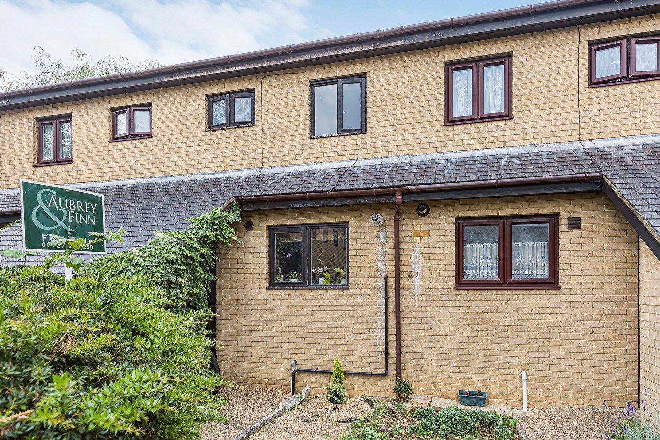 1 bed terraced house for sale in Bowmans Court, Hemel Hempstead HP2